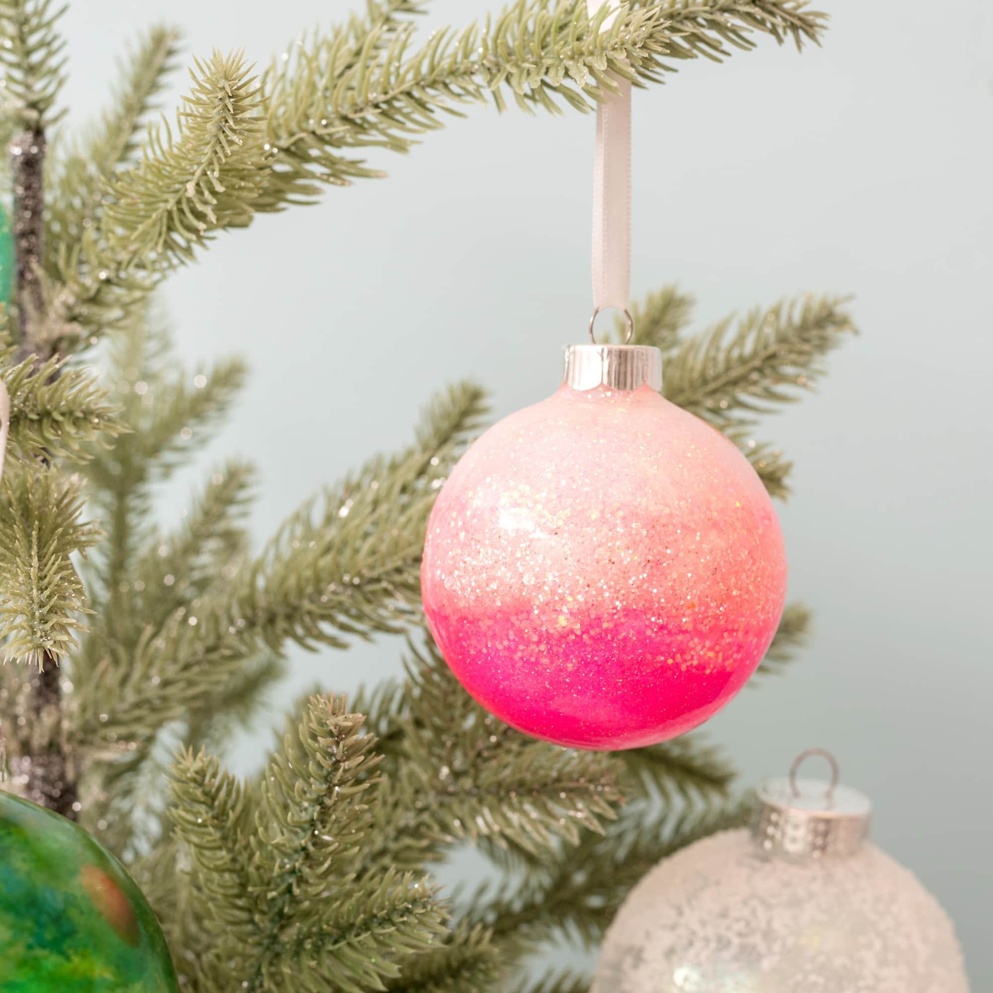 We R Memory Keepers® Spin It™ Ornament Arm Kit